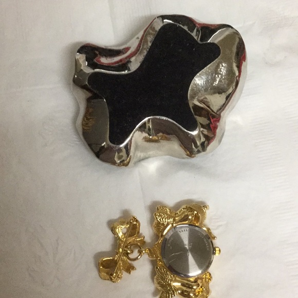 Brooches - Picture 2 of 2